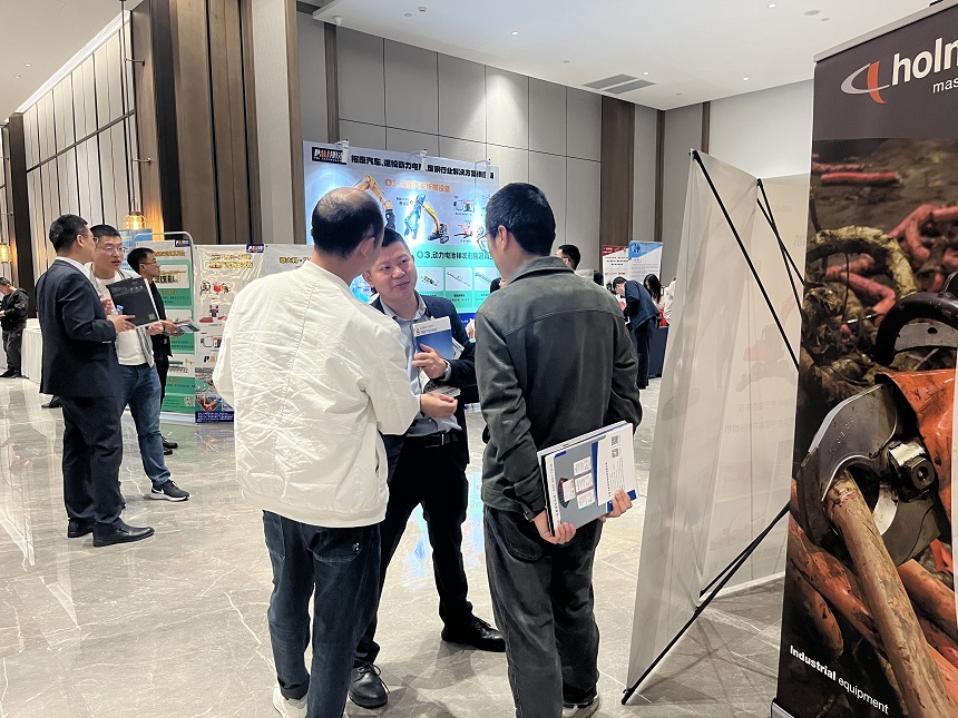 邦立重機抓料機交流現場.jpg 邦立重機抓料機交流現場.jpg