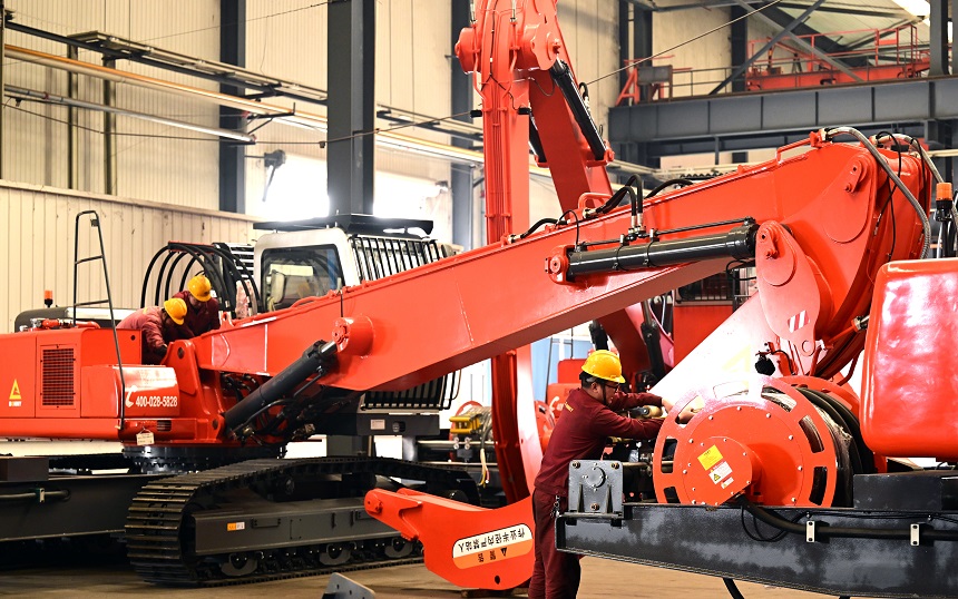 抓鋼機(jī).jpg 抓鋼機(jī).jpg